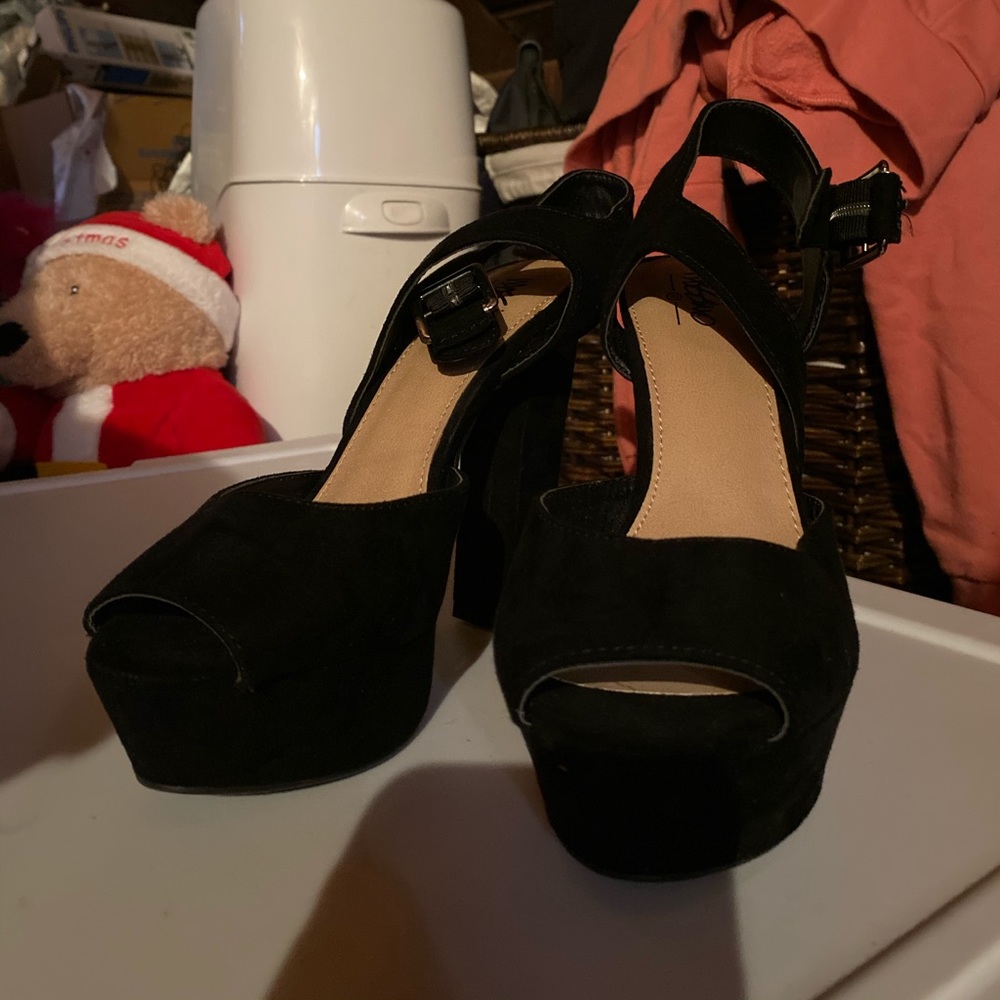 Black platform heels Target brand 6.5